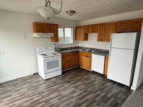 4027 E 8th Ave in Anchorage, AK - Foto de edificio - Building Photo