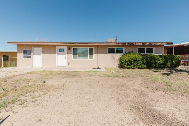 property at 2401 Telles Ave