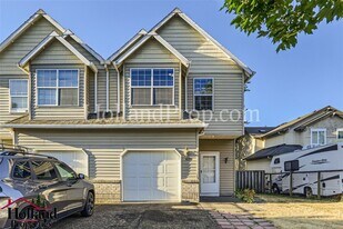 6126 SE Covington St in Hillsboro, OR - Building Photo