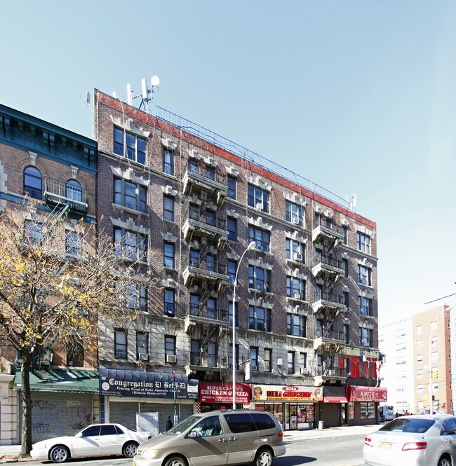 St Regis in Bronx, NY - Building Photo - Building Photo