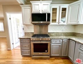 3317 Burritt Way in Glendale, CA - Building Photo - Building Photo