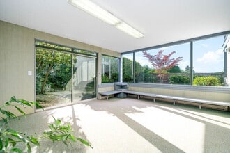 2343 NW 94th St in Seattle, WA - Building Photo - Building Photo