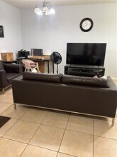 5807 Hampton Hills Blvd in Tamarac, FL - Building Photo - Building Photo