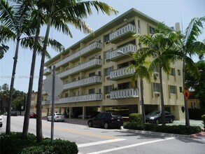 851 Meridian Ave in Miami Beach, FL - Building Photo - Building Photo
