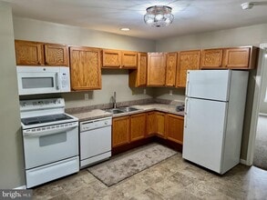 531 W Penn Ave in Robesonia, PA - Building Photo - Building Photo