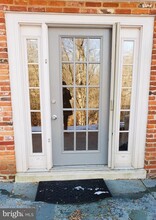 11932 Ledgerock Ct in Potomac, MD - Foto de edificio - Building Photo