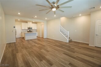 12 Alamere Falls Dr in Las Vegas, NV - Building Photo - Building Photo