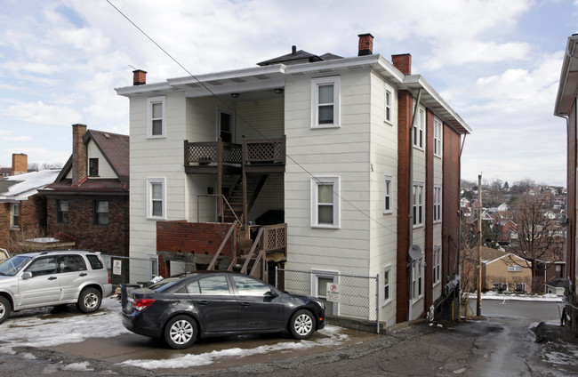 2914-2916 Clermont Ave in Pittsburgh, PA - Foto de edificio - Building Photo