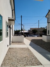 1635 E 81st St in Los Angeles, CA - Building Photo - Building Photo