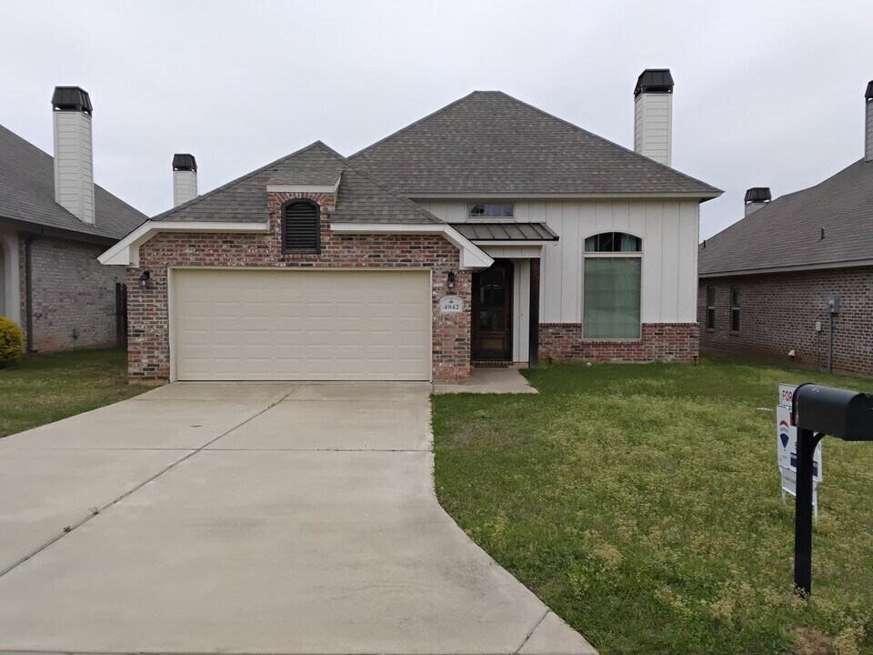 4942 Players Loop in Shreveport, LA - Building Photo