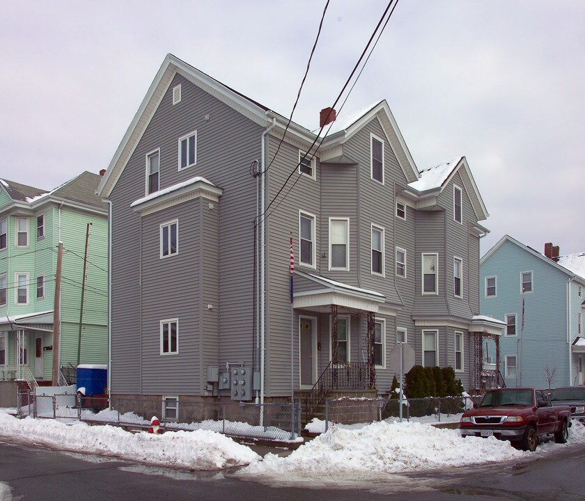 86 Merchant St in Fall River, MA - Foto de edificio