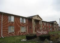 Pinecrest Apartments in Warren, MI - Building Photo - Building Photo