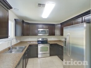 3513 S 89th Ave in Tolleson, AZ - Foto de edificio - Building Photo