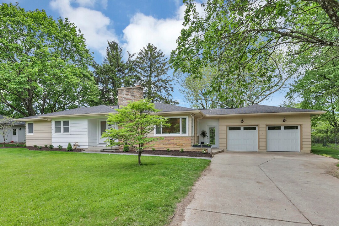 2095 McCoy Rd in Columbus, OH - Building Photo