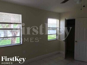 2261 NW 172nd Terrace in Miami Gardens, FL - Building Photo - Building Photo