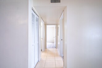 1300 Crestwood Ct S in Royal Palm Beach, FL - Building Photo - Building Photo