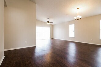 105 Rock Springs Ct in Kissimmee, FL - Foto de edificio - Building Photo