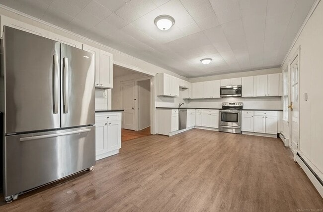 1281 Durham Rd in Madison, CT - Building Photo - Building Photo