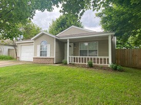 3251 W Woodfield Way in Fayetteville, AR - Building Photo