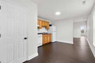 16 S Conkling St in Baltimore, MD - Building Photo - Building Photo
