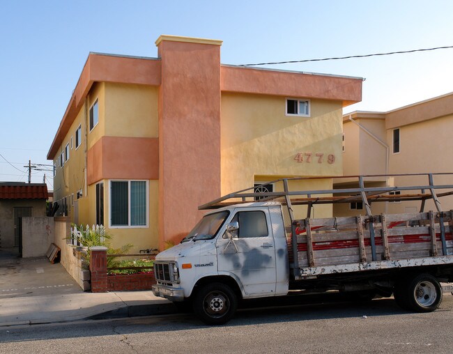 4779 W 131st St in Hawthorne, CA - Foto de edificio - Building Photo