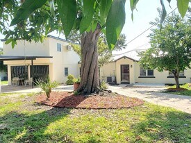 912 Lake Jessie Dr in Winter Haven, FL - Building Photo
