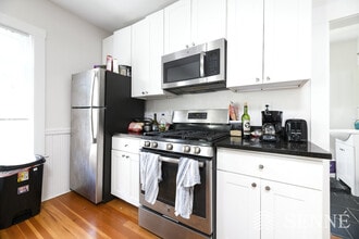 37 Magoun St, Unit 3 in Cambridge, MA - Building Photo - Building Photo
