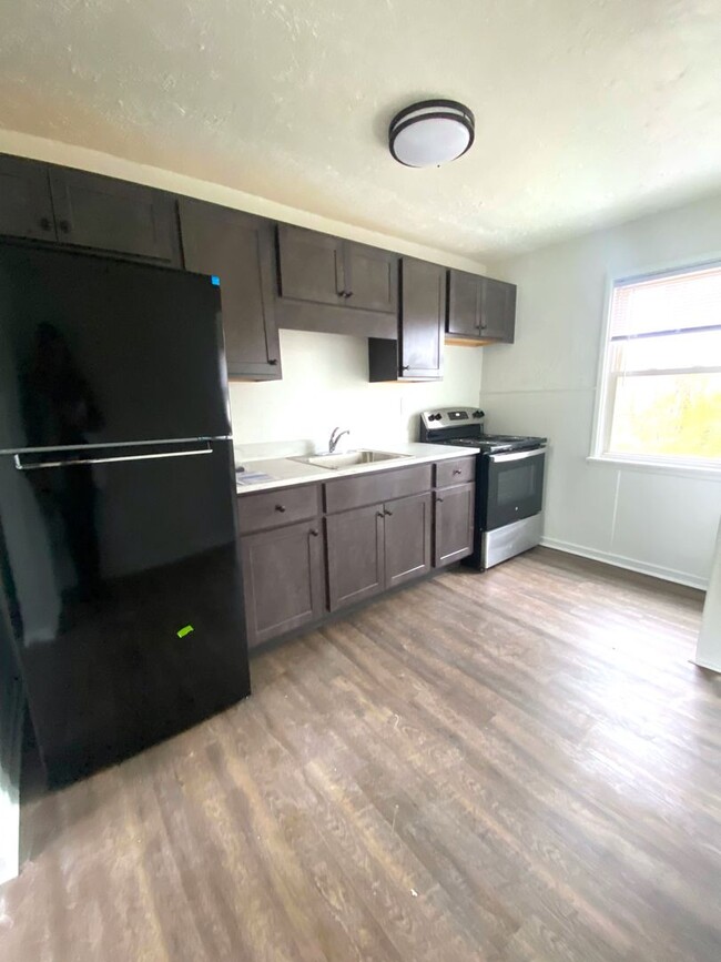 property at 52 Midland Heights Cir