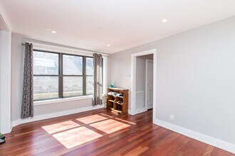 1350 N Wolcott Ave in Chicago, IL - Building Photo - Building Photo