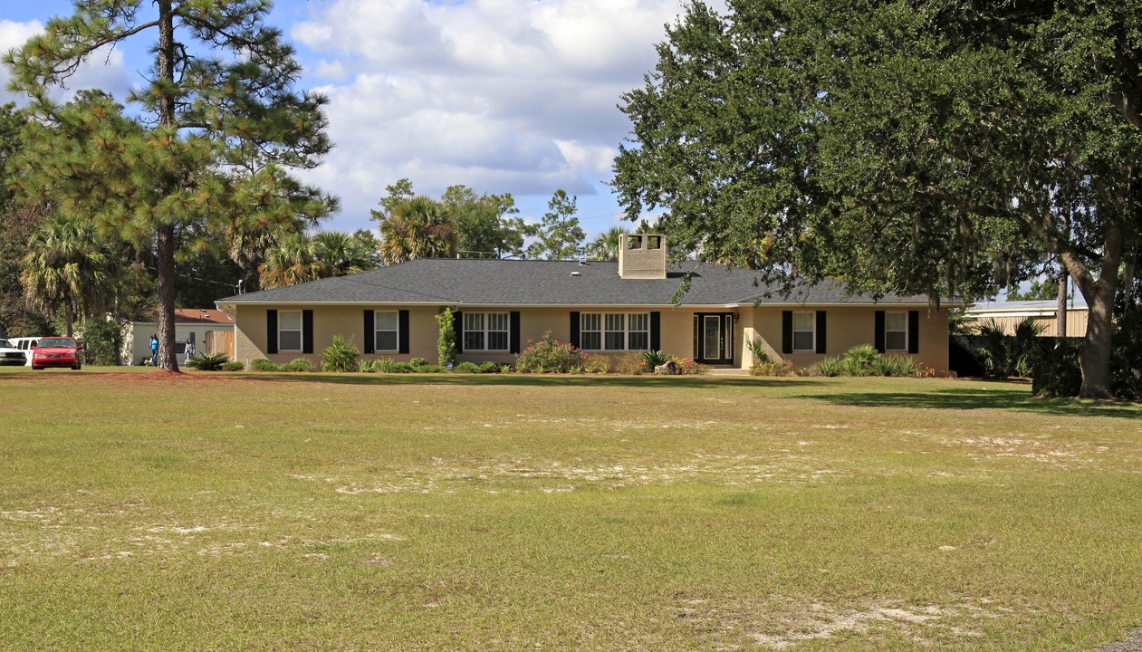 124 Horseman Association Rd in Tallahassee, FL - Building Photo