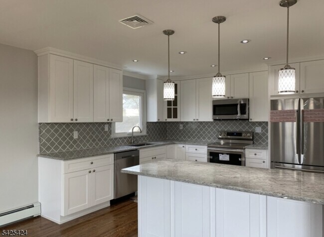 62 Gless Ave in Belleville, NJ - Building Photo - Building Photo