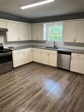2426 8th Ave N in Texas City, TX - Building Photo - Building Photo