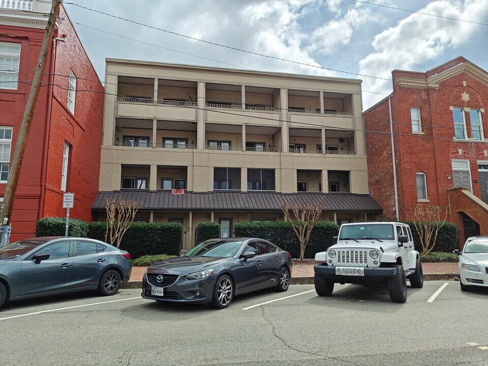 215 N 19th St in Richmond, VA - Building Photo