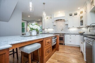 77 Hodge Rd in Arlington, MA - Building Photo - Building Photo