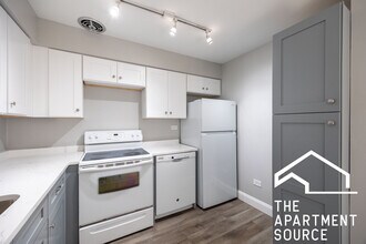 744 W Gordon Terrace in Chicago, IL - Building Photo - Building Photo