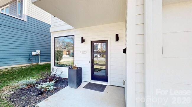 1220 Lomax Ave in Charlotte, NC - Building Photo - Building Photo