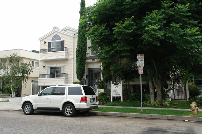 4331 Mammoth Ave in Van Nuys, CA - Building Photo - Building Photo