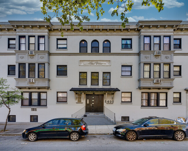 5400 Walnut St in Philadelphia, PA - Building Photo - Primary Photo