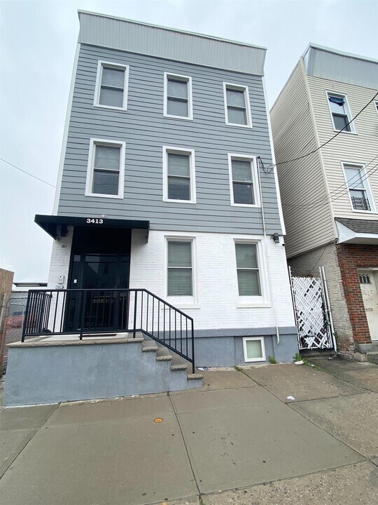 3413 John F. Kennedy Blvd in Jersey City, NJ - Building Photo