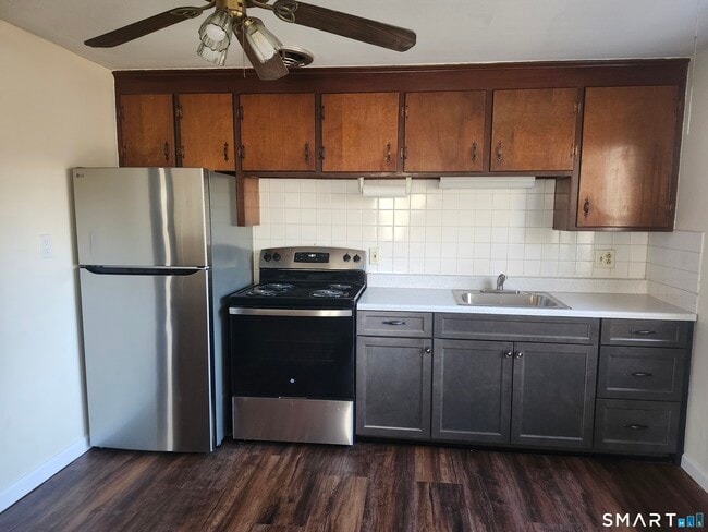 16 Polly Rd in Lebanon, CT - Building Photo - Building Photo