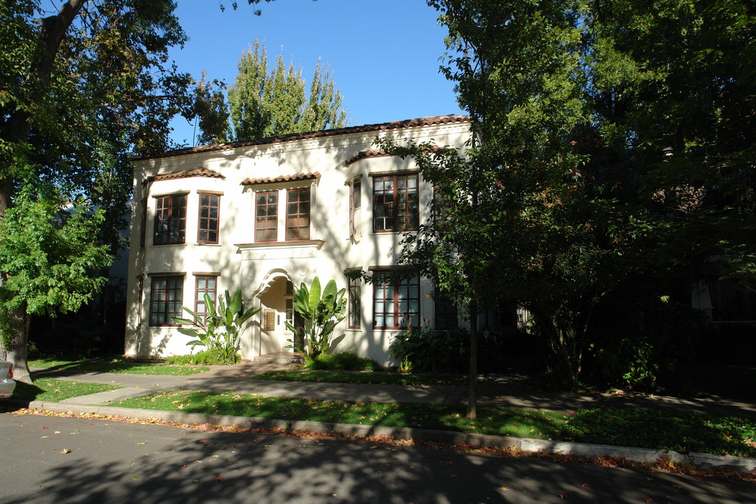 630 Esplanade in Chico, CA - Building Photo