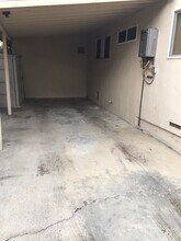 1011 S Barrington Ave in Los Angeles, CA - Building Photo - Building Photo
