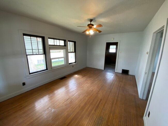 208 Stroup St in Danville, IL - Building Photo - Building Photo