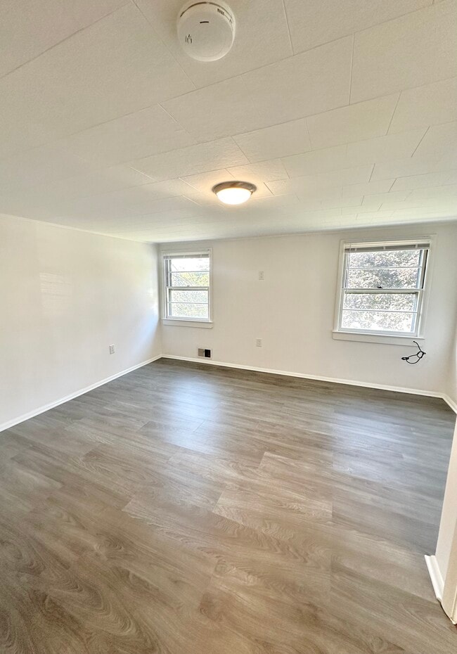 109 Grand St, Unit B in Highland, NY - Foto de edificio - Building Photo