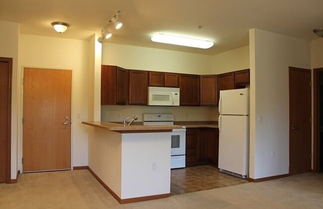 101 Elliott Ln in Oregon, WI - Building Photo - Building Photo