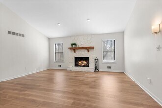 608 Ann Ct in Woodstock, GA - Building Photo - Building Photo