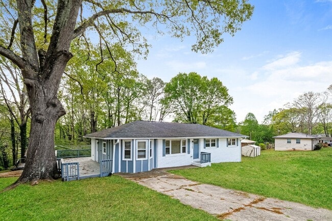 5362 Montezuma Dr in Mableton, GA - Building Photo - Building Photo