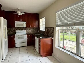 1412 NE 14th Pl in Fort Lauderdale, FL - Building Photo - Building Photo