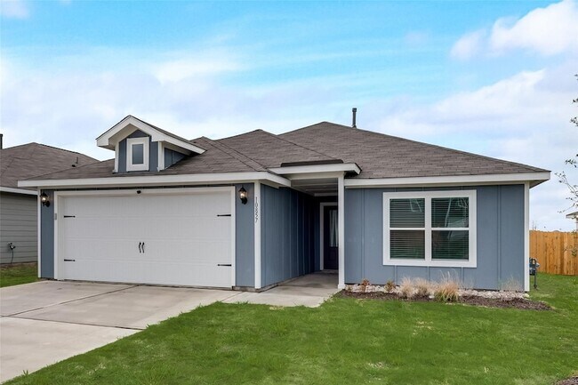 10857 Copper Hills Ln in Fort Worth, TX - Building Photo - Building Photo