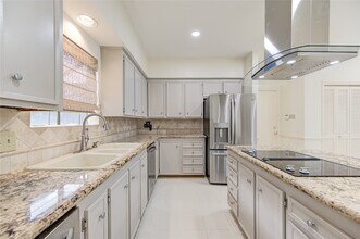 12307 Rocky Knoll Dr in Houston, TX - Building Photo - Building Photo